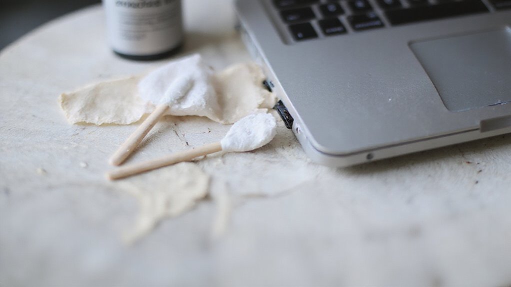 czyste porty i powierzchnie