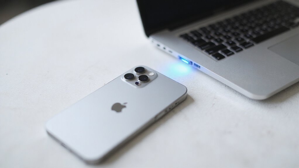 podłącz iphone do macbooka