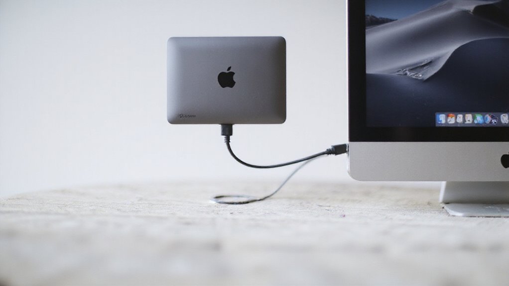 podłączyć macbooka do telewizora