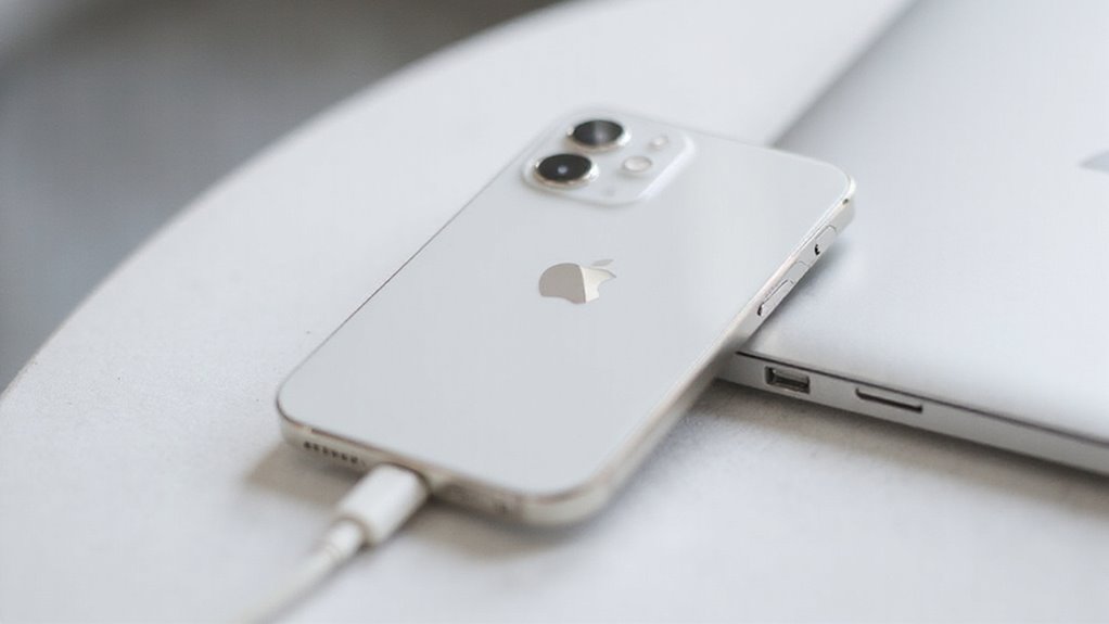 podłączanie iPhone'a do iTunes