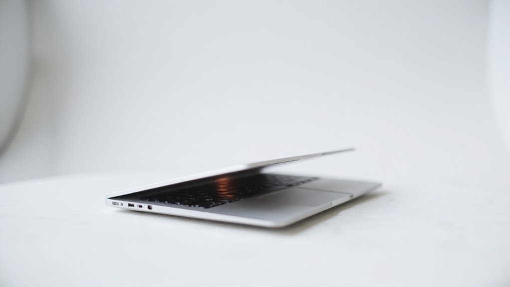 zapytanie o wymiary MacBooka 13