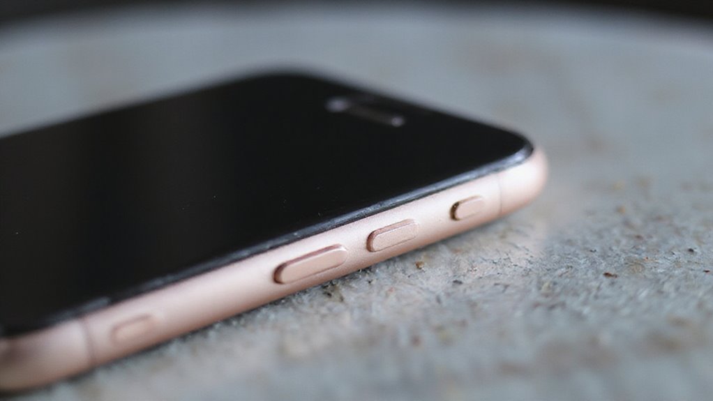 lokalizacje mikrofonów w iPhone'ach