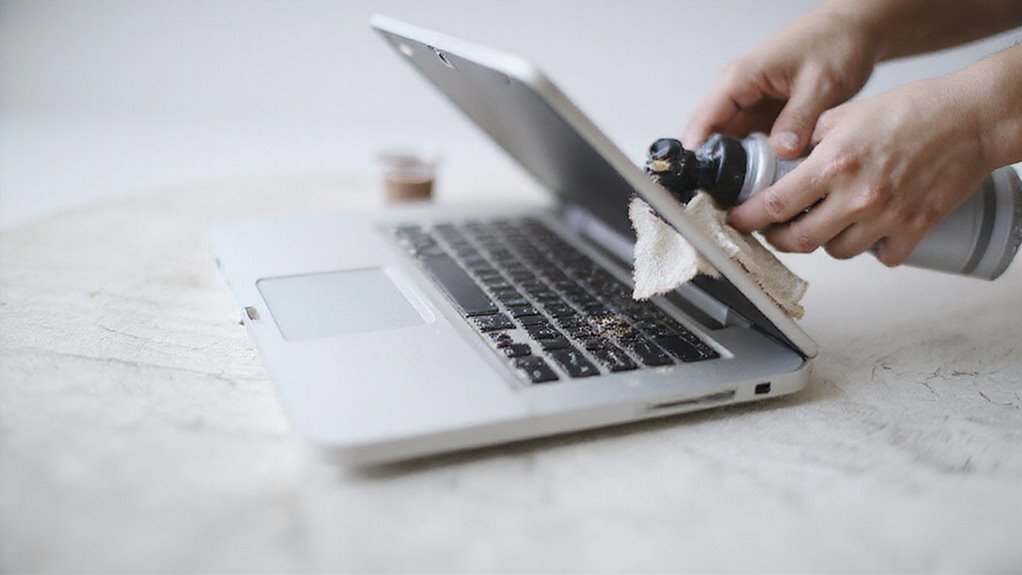 szybkie czyszczenie rozlewu płynu