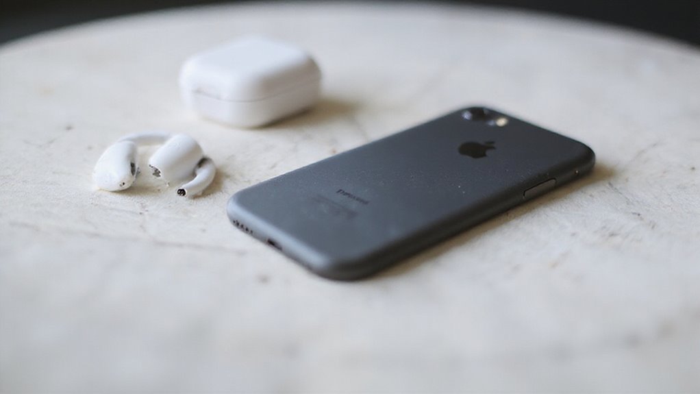 rozpakowywanie niezbędników do iPhone'a 7