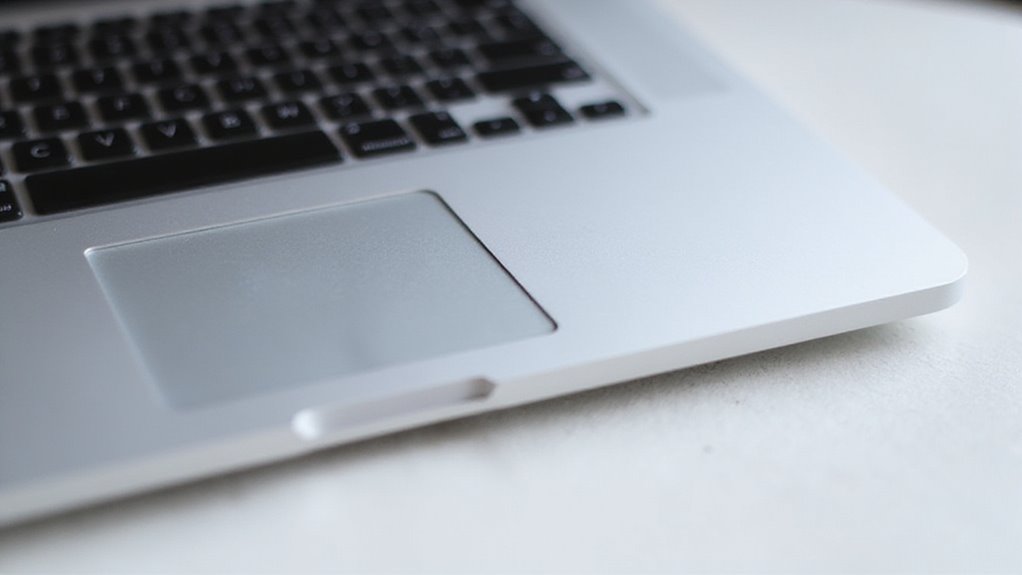 jak poprawnie korzystać z touchpada MacBooka